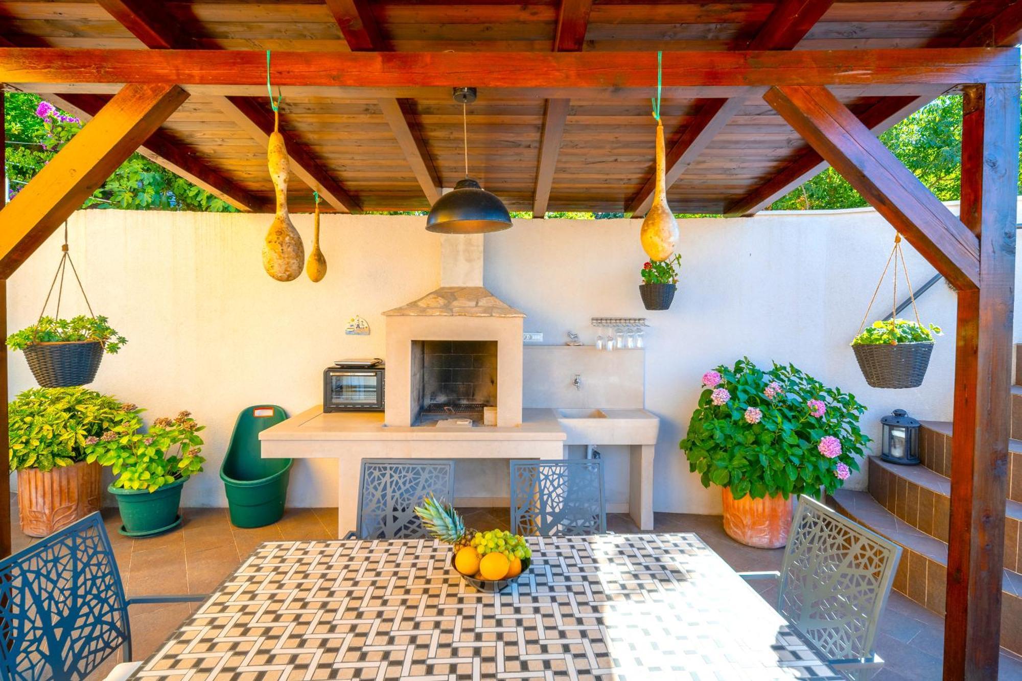 Villa Green Garden Splitska Exterior foto